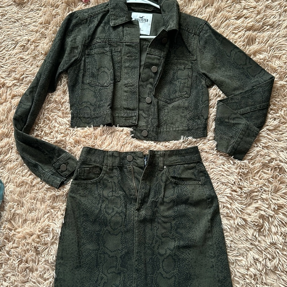 Deadstock Hollister 2 piece denim snakeskin print outfit